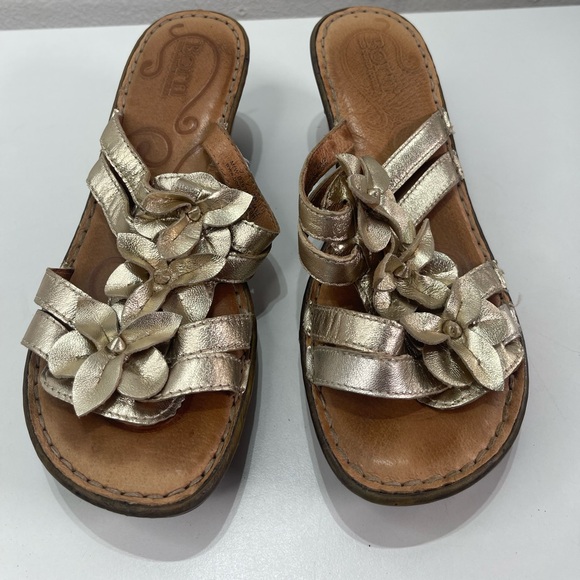 Born Gold Metallic Floral Wedge Sandals Women 7M Leather Comfort Casual - Picture 2 of 6